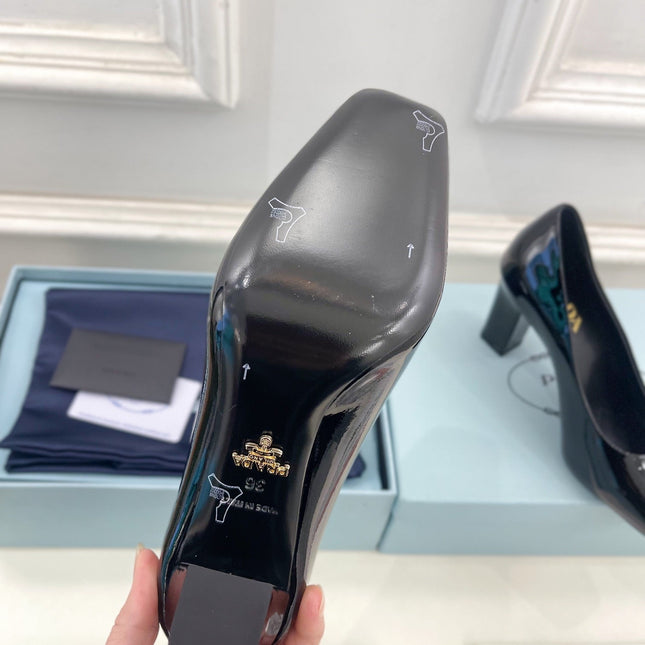 SQUARE TOE HIGH PUMPS IN BLACK GLOSSY CALFSKIN