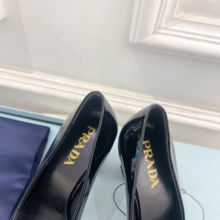 SQUARE TOE HIGH PUMPS IN BLACK GLOSSY CALFSKIN