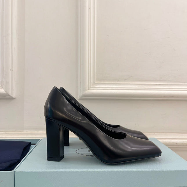 SQUARE TOE HIGH PUMPS IN BLACK SMOOTH LAMBSKIN