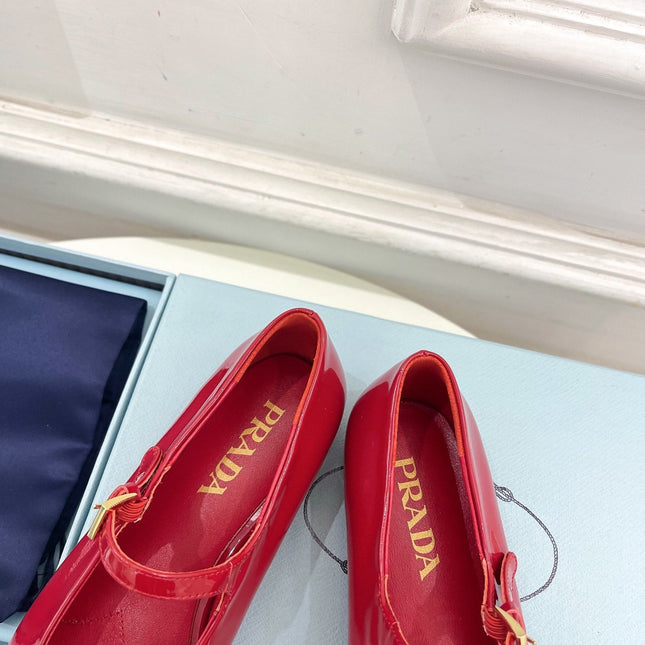 MARY JANE FLATS SQUARE TOE IN CRIMSON RED PATENT SHEEPSKIN