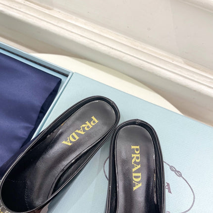 MULES SQUARE TOE IN BLACK SHINY CALFSKIN