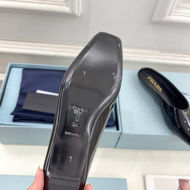 MULES SQUARE TOE IN BLACK SHINY CALFSKIN