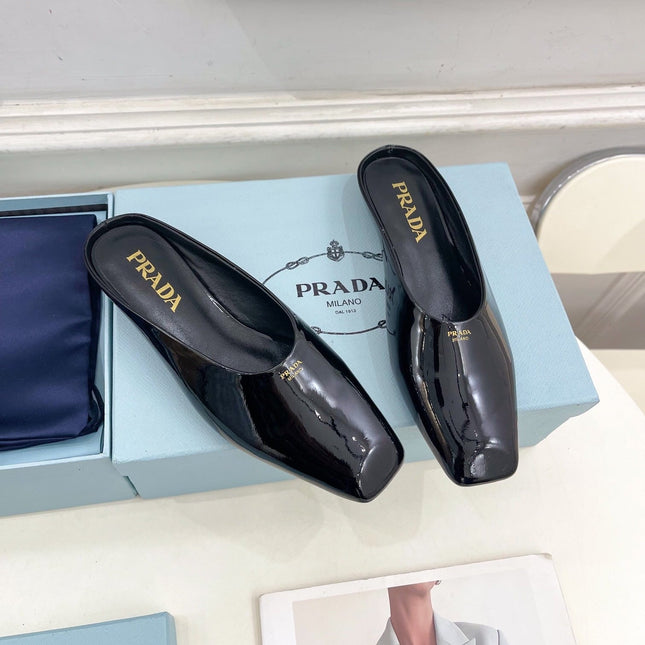 MULES SQUARE TOE IN BLACK SHINY CALFSKIN