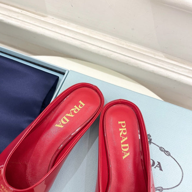 MULES SQUARE TOE IN RED SHINY CALFSKIN