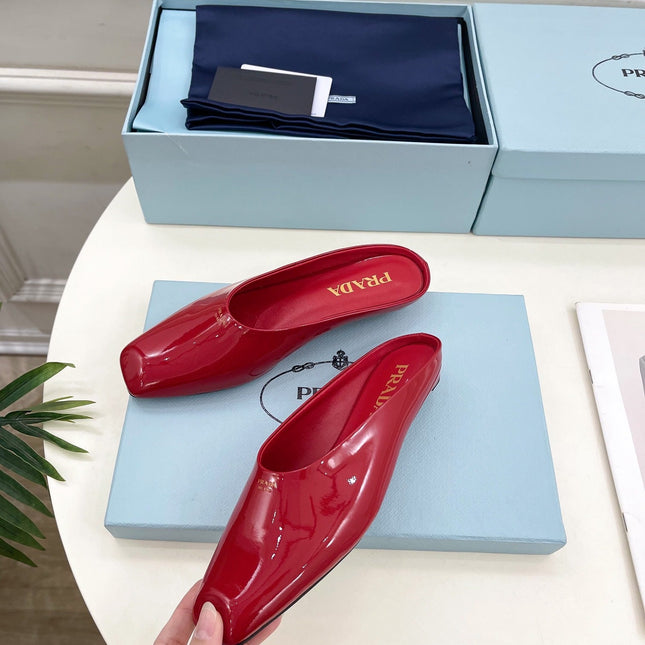 MULES SQUARE TOE IN RED SHINY CALFSKIN