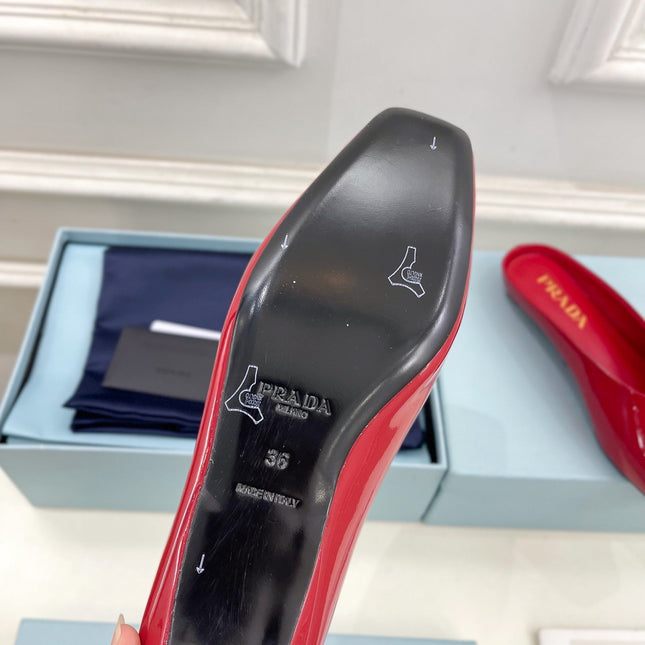MULES SQUARE TOE IN RED SHINY CALFSKIN