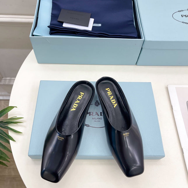 MULES SQUARE TOE IN BLACK SMOOTH LAMBSKIN