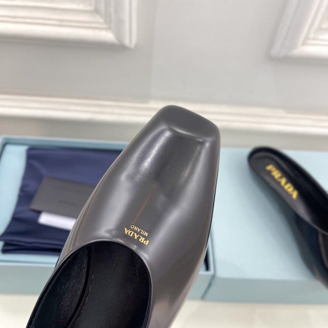 MULES SQUARE TOE IN BLACK SMOOTH LAMBSKIN