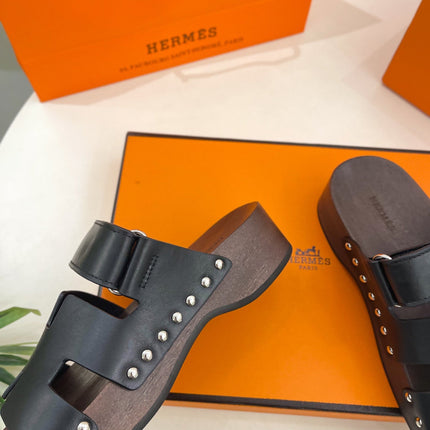 KOS CLOG IN BLACK CALFSKIN