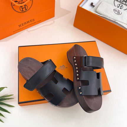 KOS CLOG IN BLACK CALFSKIN