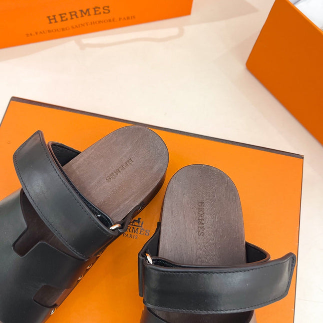 KOS CLOG IN BLACK CALFSKIN