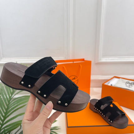 KOS CLOG IN BLACK SUEDE