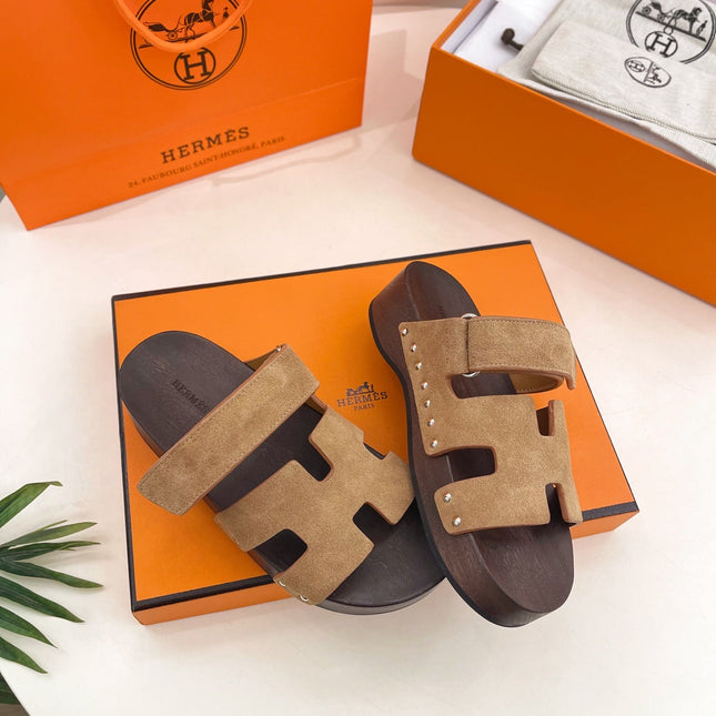 KOS CLOG IN PEANUT BROWN SUEDE