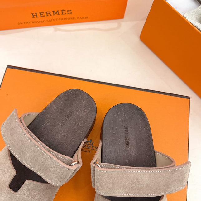 KOS CLOG IN KHAKI BROWN SUEDE