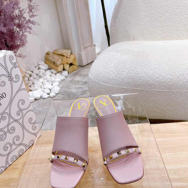 ROCKSTUD TOWER-HEEL MULES IN BABY PINK CALFSKIN 7 CM