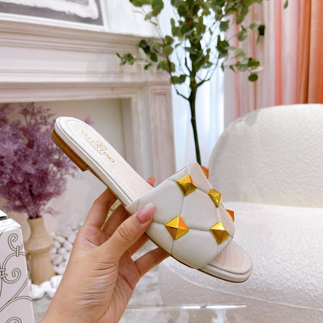 STUD FLAT SLIDE IN WHITE LAMBSKIN