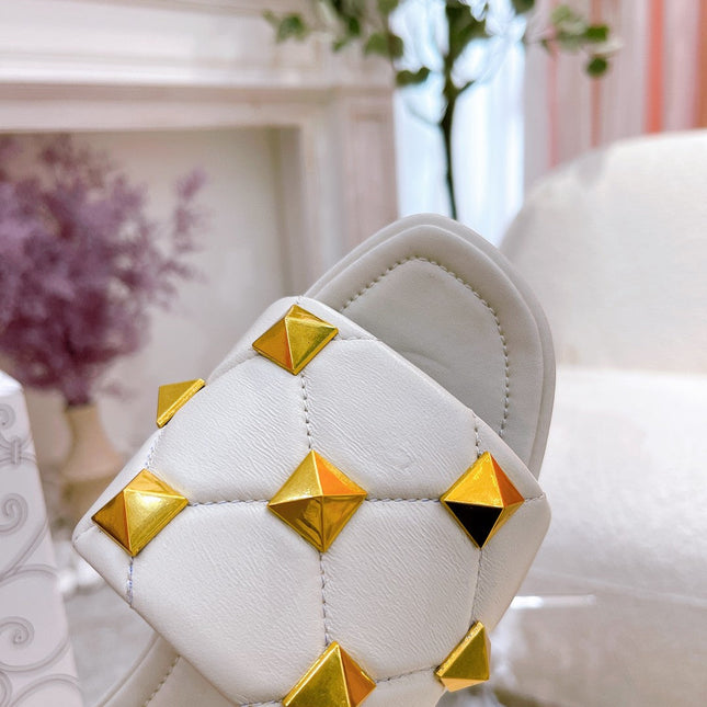 STUD FLAT SLIDE IN WHITE LAMBSKIN