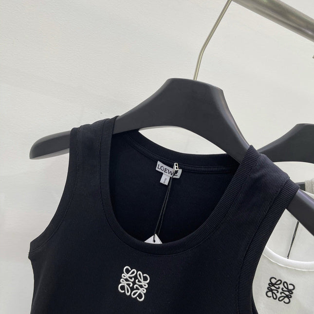 Round neck embroidered vest