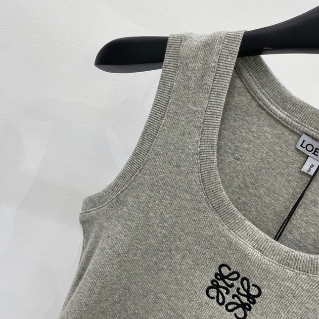 Round neck embroidered vest