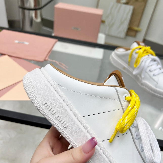 SNEAKER MULES IN WHITE MIX BROWN CALFSKIN WHITE  YELLOW LACES