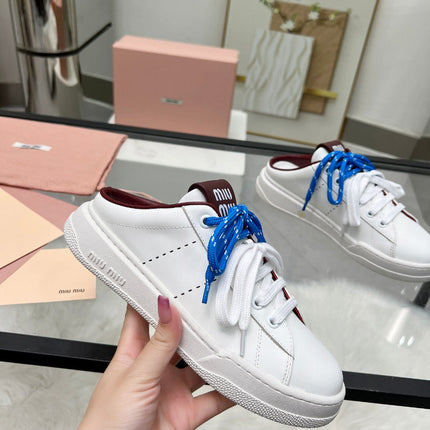 SNEAKER MULES IN WHITE CALFSKIN WHITE BLUE LACES