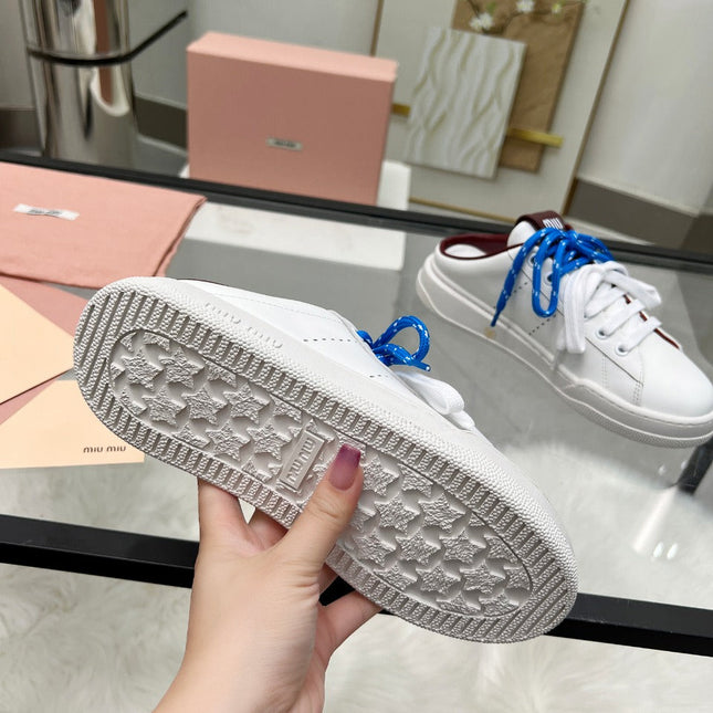 SNEAKER MULES IN WHITE CALFSKIN WHITE BLUE LACES